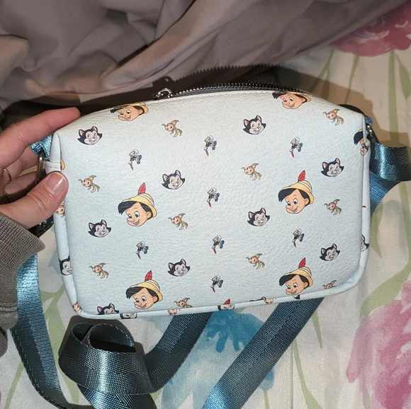 Disney - Picture 2 of 7